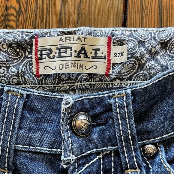 Women’s Ariat jeans - Picture 3 of 9